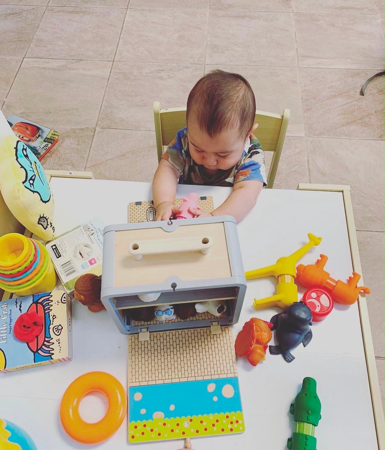 A child at play during in-villa babysitting in Los Cabos